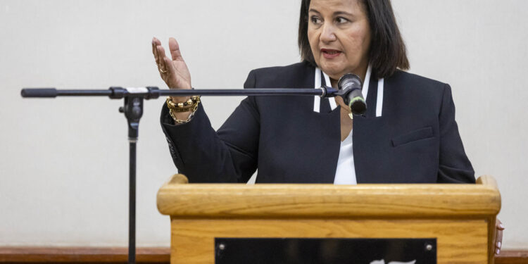 Dinorah Figuera celebra desbloqueo de La Patilla y El Nacional