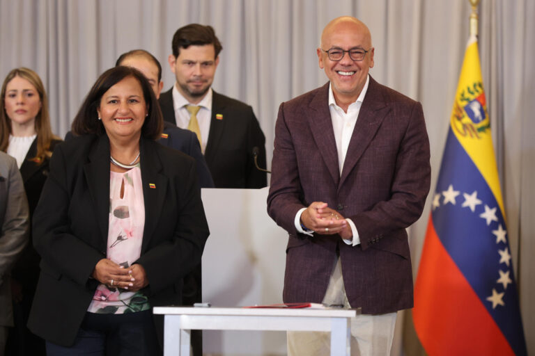 Chavismo y oposición culminarán este miércoles tercera ronda de diálogo con foco en garantías políticas y electorales
