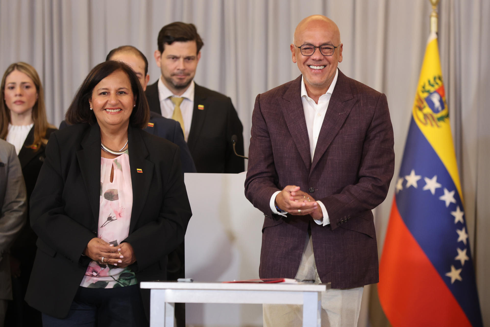Chavismo y oposición culminarán este miércoles tercera ronda de diálogo con foco en garantías políticas y electorales