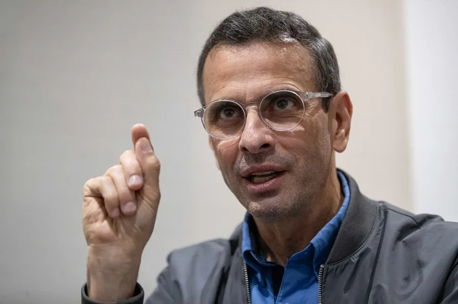 Capriles exige elecciones presidenciales ante la "falta absoluta" y defiende presencia de Machado en Venezuela
