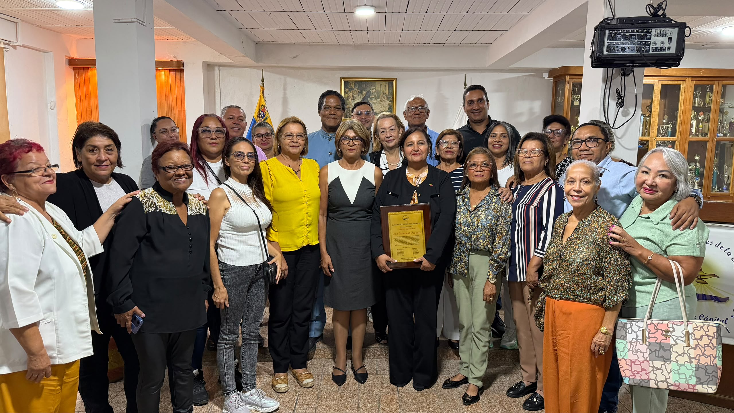 Gremio de enfermería entrega propuestas a Dinorah Figuera para enfrentar la emergencia humanitaria de la salud
