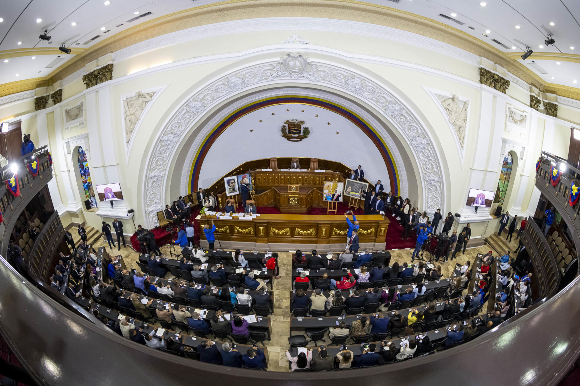 El Parlamento de Venezuela pospone la discusión para reformar la ley del sistema eléctrico