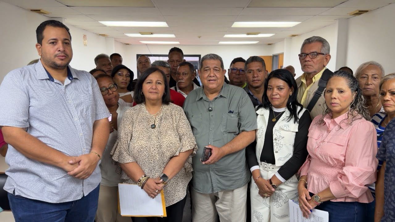Dirigentes sindicales y gremiales entregan propuestas a Dinorah Figuera: exigen amnistía para trabajadores y reivindicaciones salariales