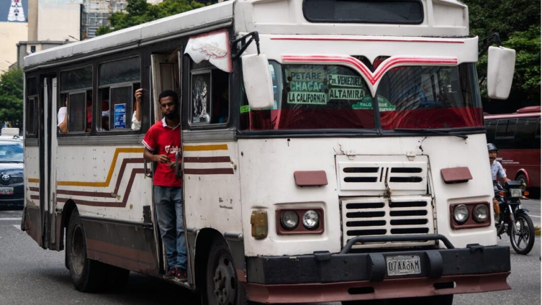 Transportistas piden al gobierno aumentar el pasaje urbano a 0,70 centavos de dólar