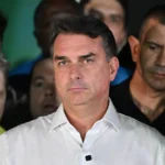 Eduardo Bolsonaro niega que su hermano Flávio se haya fugado de Brasil tras su derrota