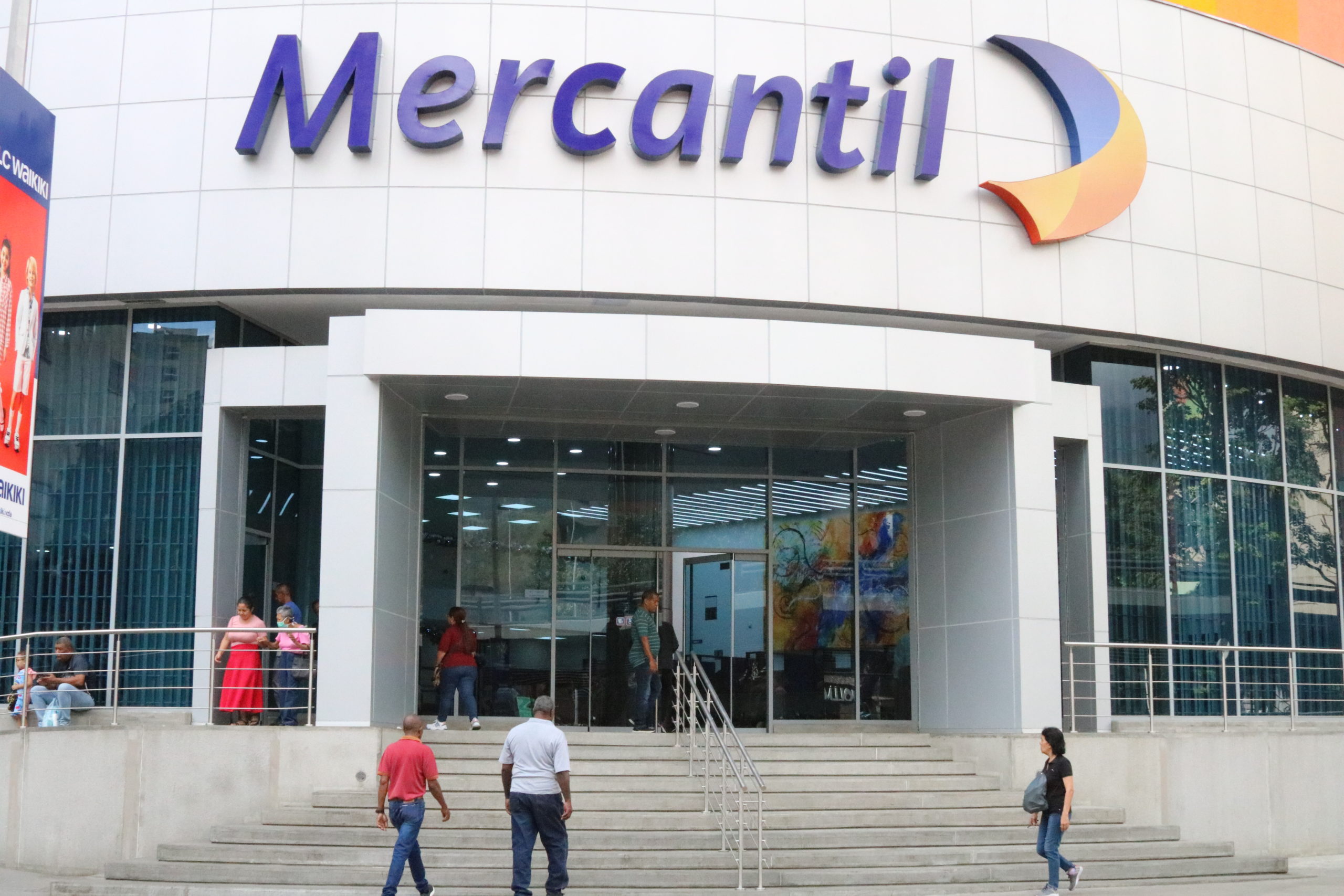 Usuarios reportan fallas para entrar a las plataformas digitales del Banco Mercantil