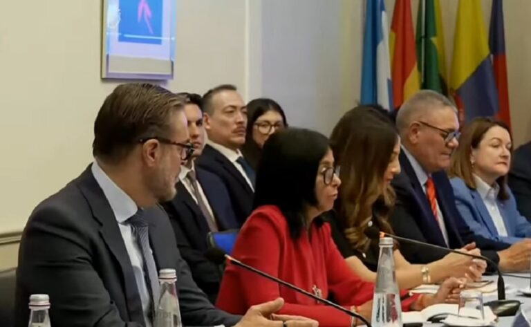 Delcy Rodríguez se reunió con representantes de la IILA en Roma y agradeció apoyo técnico tras los sismos