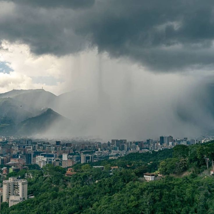 INAMEH: Desarrollo nuboso originará precipitaciones en la Gran Caracas y la región central