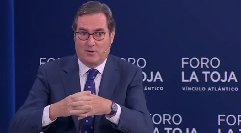 Líder empresarial de España dice que Maduro y Delcy Rodríguez son lo «mismo» y los compara con el dictador Franco