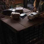 El crédito al consumo crece en Venezuela, pero la falta de historiales compartidos dificulta medir el riesgo