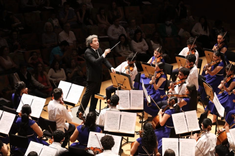 Gustavo Dudamel regresa a Barcelona con la Sinfónica Nacional Juvenil de Venezuela